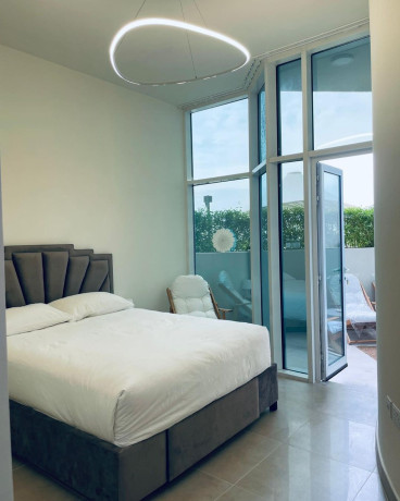 azizi-plaza-124-big-3