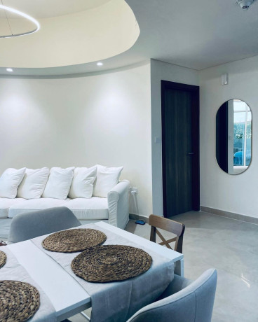 azizi-plaza-124-big-0