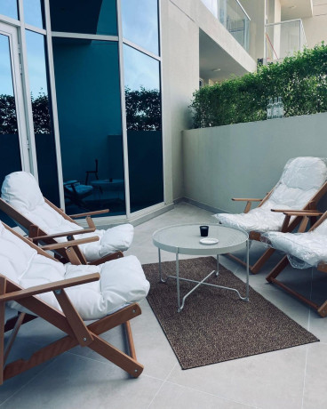 azizi-plaza-124-big-1